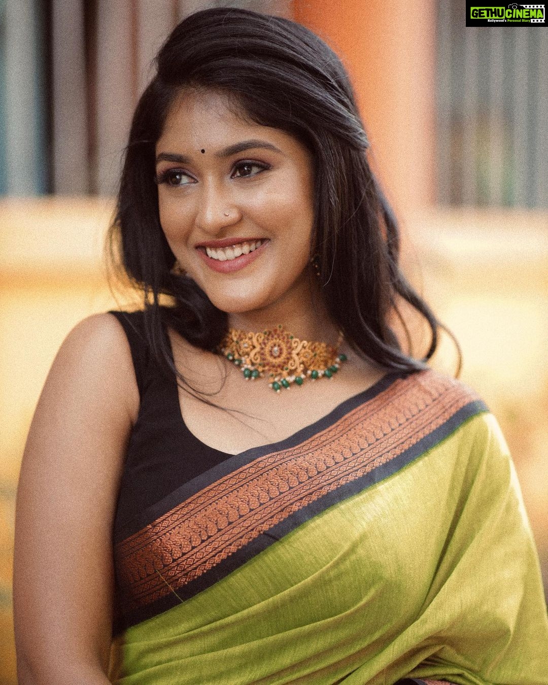 Kalyani Anil Instagram - 💫 💄 @brides_of_deepthi 📸 @talesbyaravind Blouse @geesahh_designs