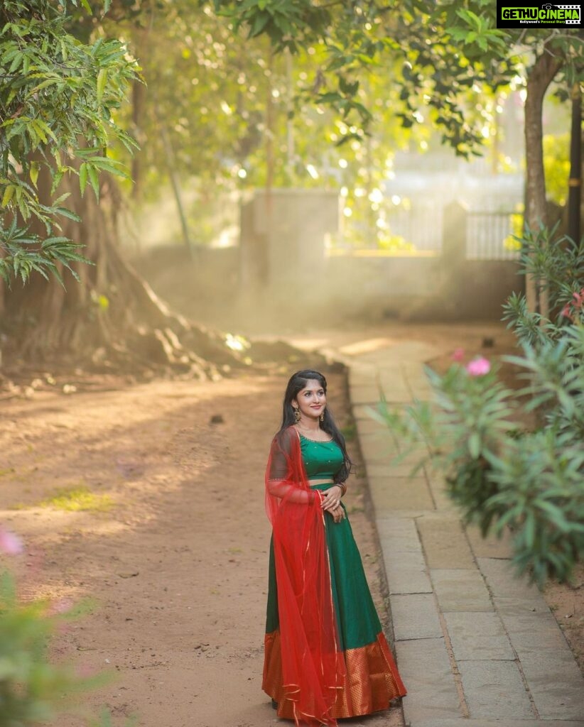 Kalyani Anil Instagram - 🦚🪷✨ 💄 @brides_of_deepthi 📸 @talesbyaravind 🎨 @momentssbyelementricx