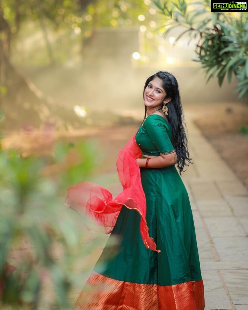 Kalyani Anil Instagram - 🌞🪷✨ 👗 @d_eva_signature_bysoumyajilesh 📸 @talesbyaravind Edits @momentssbyelementricx 💄 @brides_of_deepthi Trivandrum, India