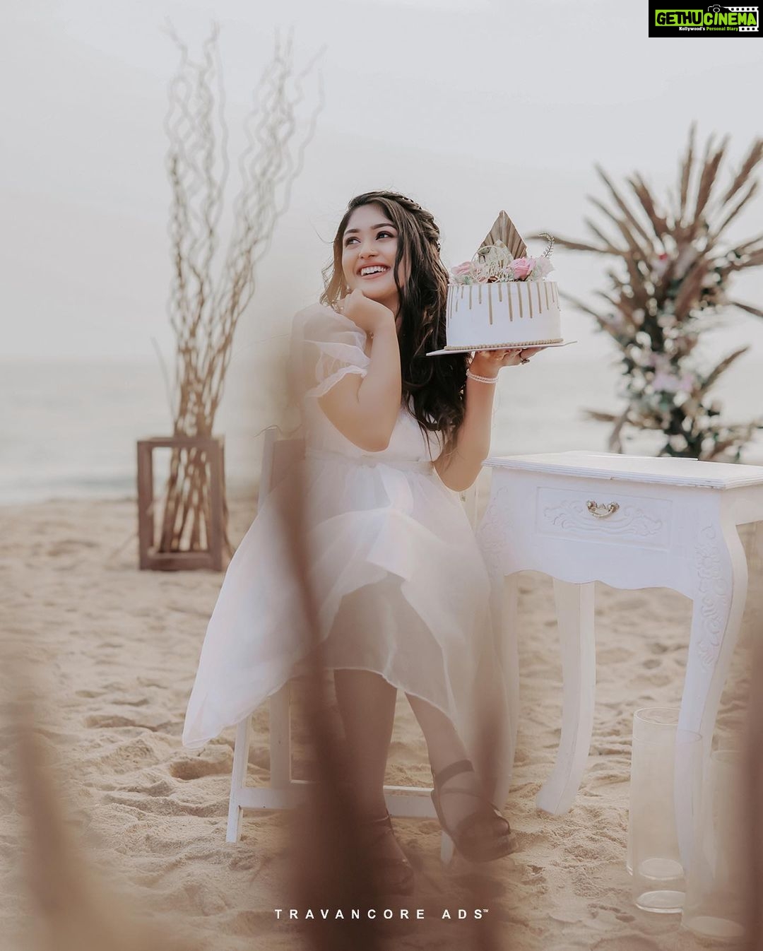 Kalyani Anil - 84.4K Likes - 20✨
📸 @travancoreads @jithuthampifm
👗 @geesahh_designs
💄 @brides_of_deepthi
🍰 @amoracelebrations
Decorations @nagercoil_decors