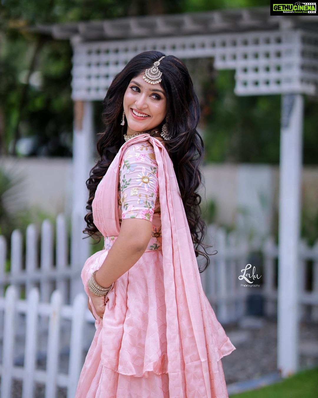 Kalyani Anil Instagram - 🌙💕🌚 👗 @deepoodesigners.in 💄 @makeover.by.salini 📸 @_lalu_photography_ Trivandrum, India