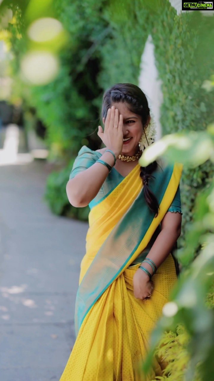 Kalyani Anil - 124.1K Likes - Kanna 🌼✨
Saree @ishvari.womens.world
📸 @travancoreads @jithuthampifm
🎨 @momentssbyelementricx
Location @mollyskovalam
#dance #reelkarofeelkaro #reelsinstagram #reelitfeelit #dancechallenge #saree #traditional
