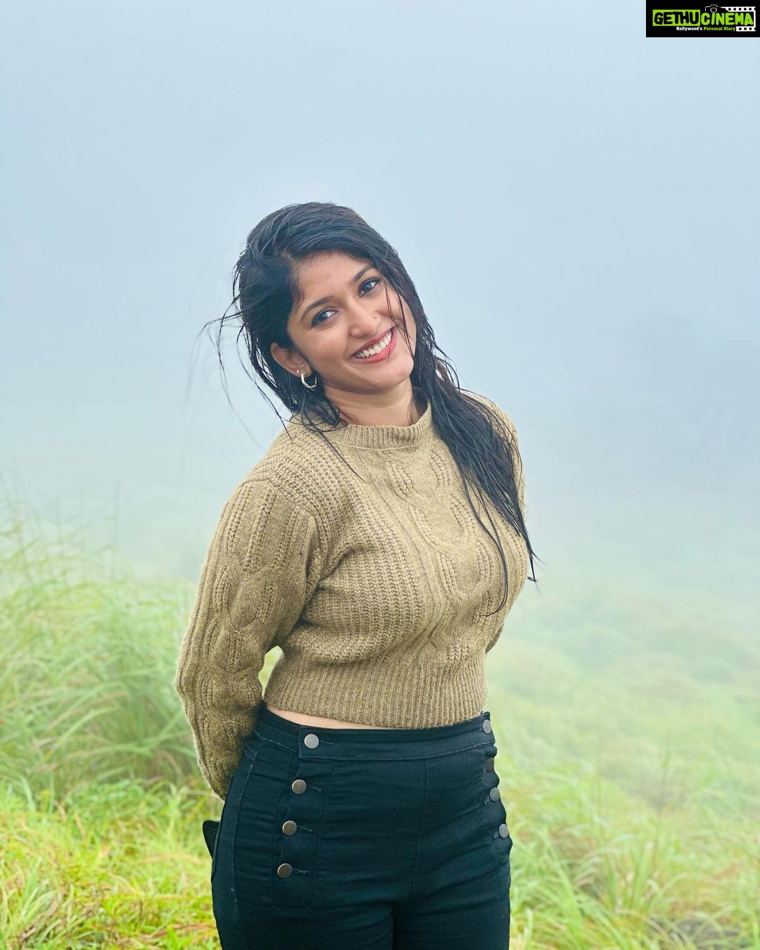 Kalyani Anil - 150.7K Likes - Happy soul…🐣
📸 @_.swathy_saji._ 😘