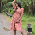 Kalyani Anil Instagram - Hey Thanka Kutta 😾 👗 @ifabstyles 📸 @aju_bhuvanendran #dancechallenge #dance #reelkarofeelkaro #reelitfeelit #trend #viral #trendingdances Trivandrum, India