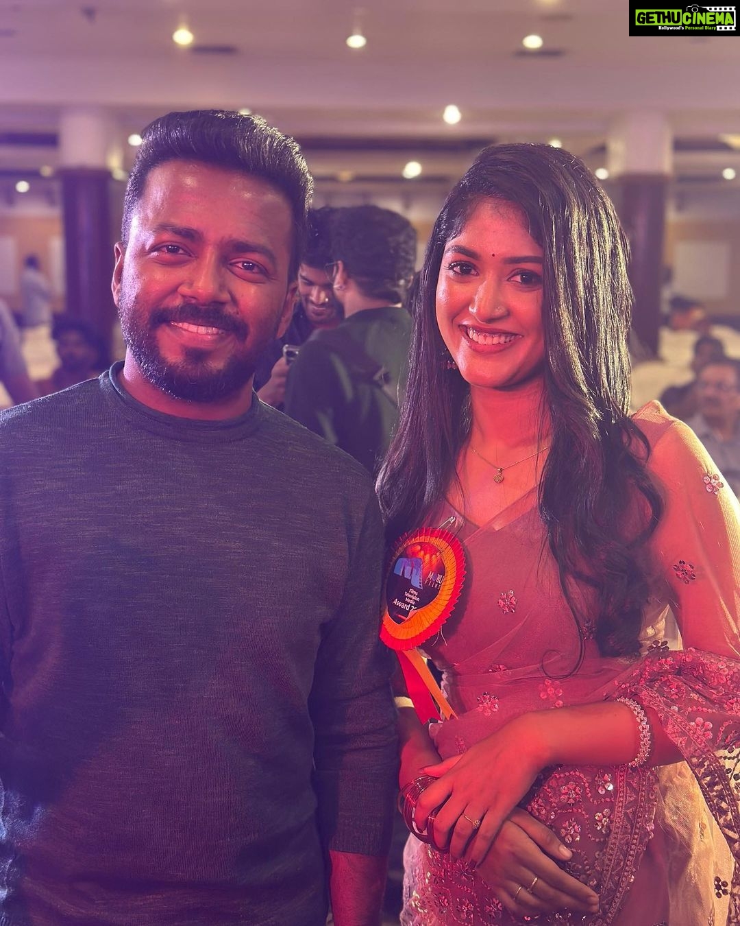 Kalyani Anil - 103.7K Likes - Mowli Film Awards✨
📸 @rahulphotoshoot
💄 @brides_of_deepthi
Saree @geesahh_designs