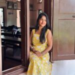 Kalyani Anil Instagram - …..🌚💛 Kurthi from @amiravogue.in 📸 @_.swathy_saji._ 🫶🏻😘 Mar Ivanios College