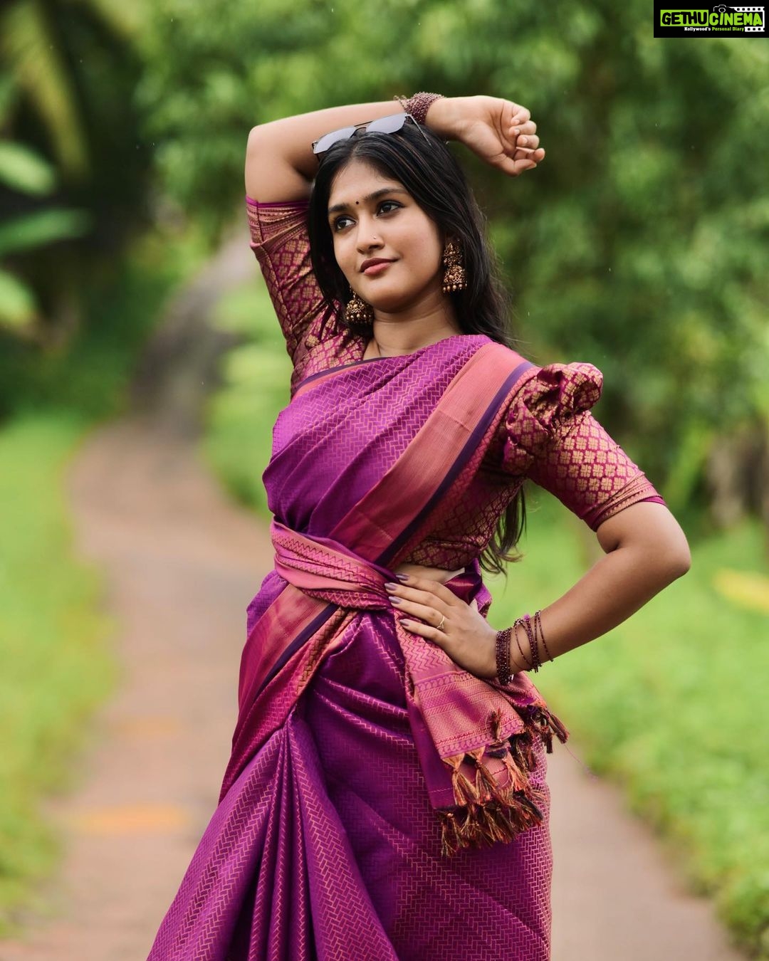 Kalyani Anil Instagram - 😎 📸 @aju_bhuvanendran 🥻 @ar_handlooms_kuthampully