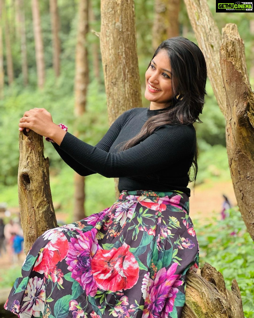 Kalyani Anil - 71.1K Likes - ✨🍃
👗 @maira__vogue
📸 @sonu_.sajeev 😘🫶🏻