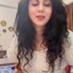 Kamna Jethmalani Instagram - Thank you @myvelvetbox for sending across me such cute hair accessories ❤️ I loved everything! Hair care is so underrated, it’s the little things which matter a lot and go a long way. #curlyhair #white #night #bombaydiaries #bombay #reel #instagram #instagood