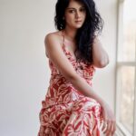 Kamna Jethmalani Instagram - In frame Actress : @kamana10 MUA : @roshneechawla_makeupandhair Photo : @sandeep.mv @_sunburstt_ Location : @_sunburstt_ #kamnajethmalani #sandeepmv #portraitsbySMV #sunburstt Bangalore, India