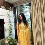 Kamna Jethmalani Instagram - I just love wearing sarees . And yellow is one of my favourite colour. Thank you @kayjodesigns.online for this pretty saree ! It’s so light weight yet so pretty ❤️ #saree #bombay #me #kamnajethmalani #yellow #indian !!!