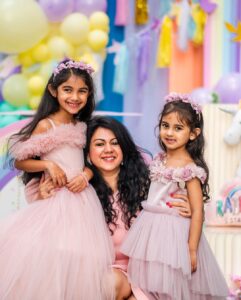 Kamna Jethmalani Instagram - Happy Mother’s Day to me 🌸 I cannot thank you girls for choosing me as your mother ❤️ It would be wrong if I say that you learn from me ,,, the amount you girls have taught me is unbelievable. Unconditional love , patience, positivity, being happy on the smallest of the things and the list goes on. 
  I love you both. My life now revolves around you both ❤️ I feel so proud to be your mom! God bless you girls !