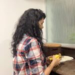 Kamna Jethmalani Instagram - #wednesdaywisdom time …Sooooo many myths about banana… It is fattening… we become fat , high in cholesterol and calories and etc etc .. The fact is Bananas is one of the most healthy and tasty fruit.. 1. Nutrient-rich: They are a good source of potassium, vitamin C, vitamin B6, and dietary fiber. 2. Heart health: Potassium helps regulate blood pressure, reducing the risk of cardiovascular problems. 3. Digestive health: The fiber in bananas promotes regular bowel movements and can help with digestion. 4. Energy boost: Bananas provide a quick and natural energy source due to their carbohydrates and natural sugars. 5. Mood improvement: They contain tryptophan, a precursor to serotonin, which can help improve mood. 6. Weight management: Their fiber content can help you feel full, potentially aiding in weight control. 7. Nutrient absorption: Bananas contain vitamin C, which aids in the absorption of iron from plant-based foods. 8. Skin health: The vitamin C and antioxidants in bananas contribute to healthy skin. 9- They are a portable, easy-to-eat snack.