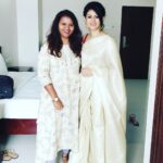 Kamna Jethmalani Instagram - With ☺️🥰@kamana10 So sweet of you mam all the best for the next project mam #thelgu #thammil #kannada #hindi #movies #allshots I'm so happy to work with you 🥰 TQ so much 😘💕 Madanapalli AP, India