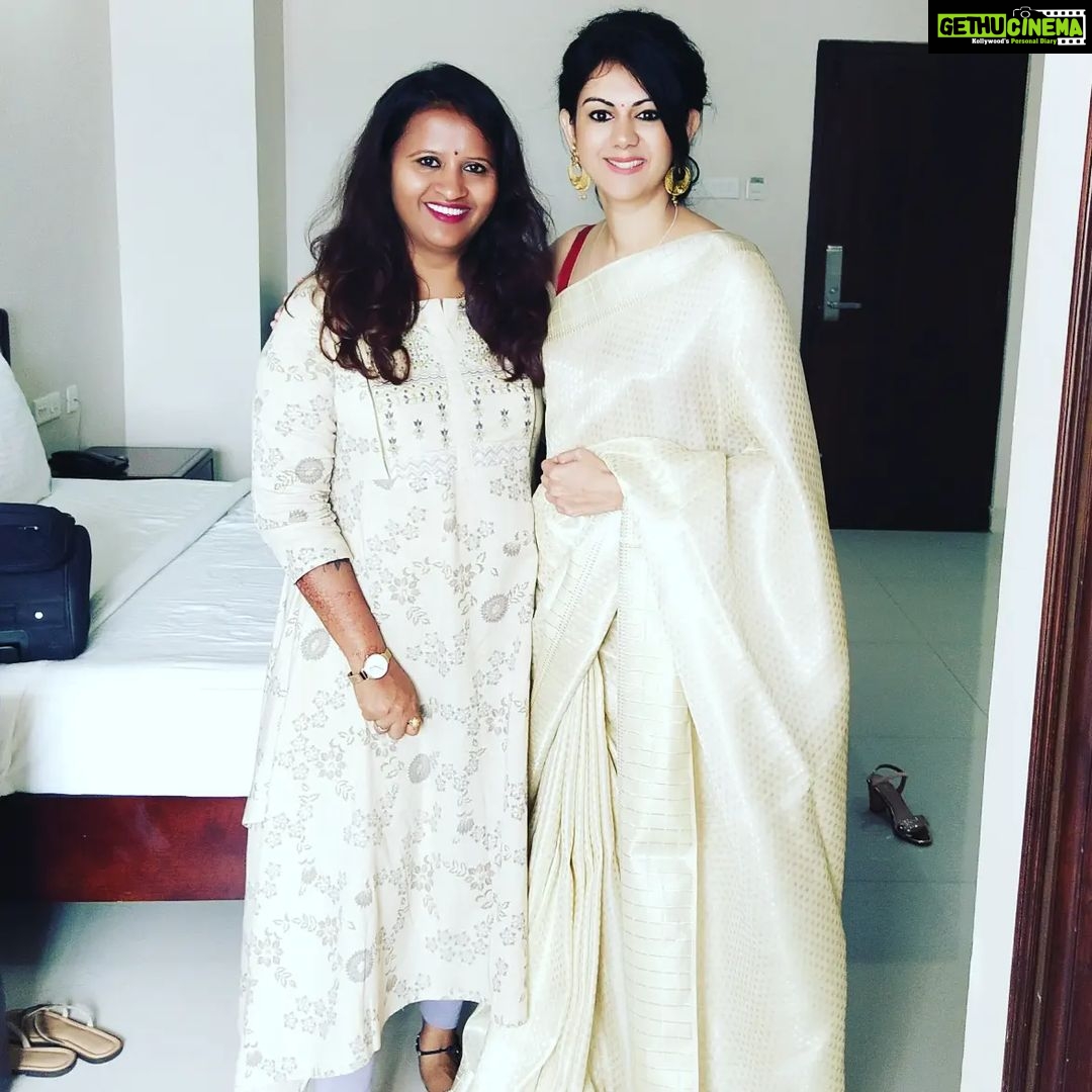 Kamna Jethmalani Instagram - With βΊοΈπ₯°@kamana10 So sweet of you mam all the best for the next project mam #thelgu #thammil #kannada #hindi #movies #allshots I'm so happy to work with you π₯° TQ so much ππ Madanapalli AP, India