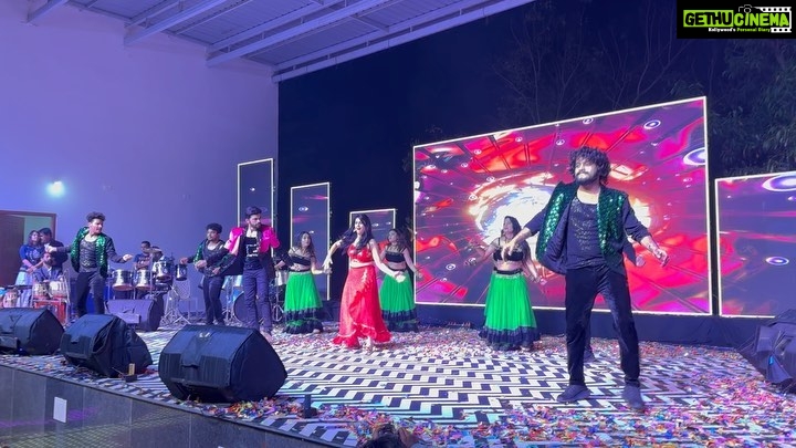 Kamna Jethmalani Instagram - A little glimpse of me performing on 31st night ! So glad I ended 2022 doing what I love the most💗 I have done over 500 dance performances all over and still I get super nervous before any show ! But dancing on stage is always been very special to me , when I dance it’s the most amazing feeling I get. I am not saying I am professional dance but I just enjoy the whole process… Can’t thank universe enough for letting me do what I love the most❤️ Costume- @gaurinaidu #dance #south #performance #hyderabad #southsongs #red #31stdecember #2022 #fun #energy 💗