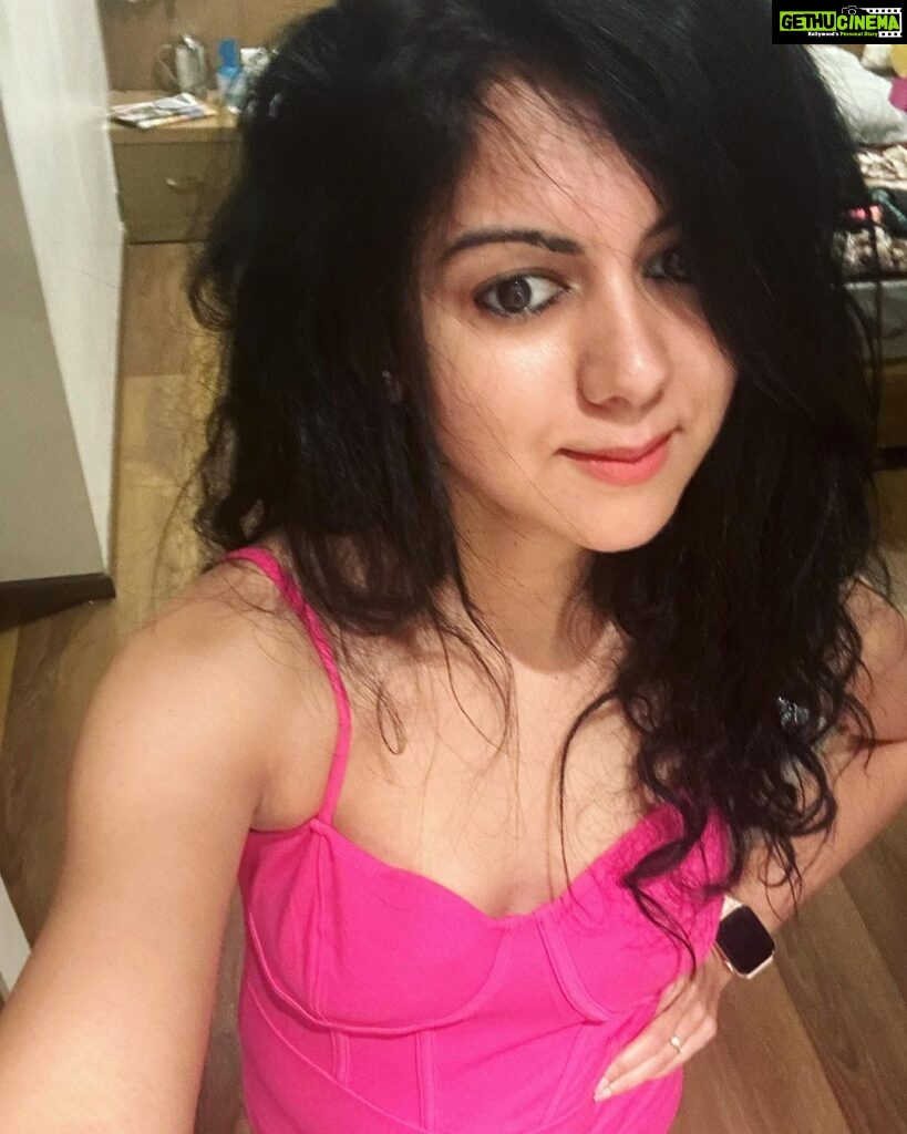 Kamna Jethmalani Instagram - And it’s pink again 😁 Good morning people 🌸