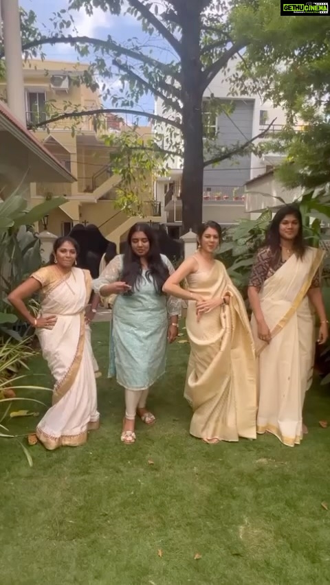 Kamna Jethmalani Instagram - I know we are late but what is Important is we had a lot of fun shooting for this reel. Thanks @hithishiuday for pushing us.. Thank you @fizataj for patiently shooting this one for us ❤️❤️ #onamlunch #reel #instagood @archanadhuddu @drswethacosmoderm @hithishiuday !!!