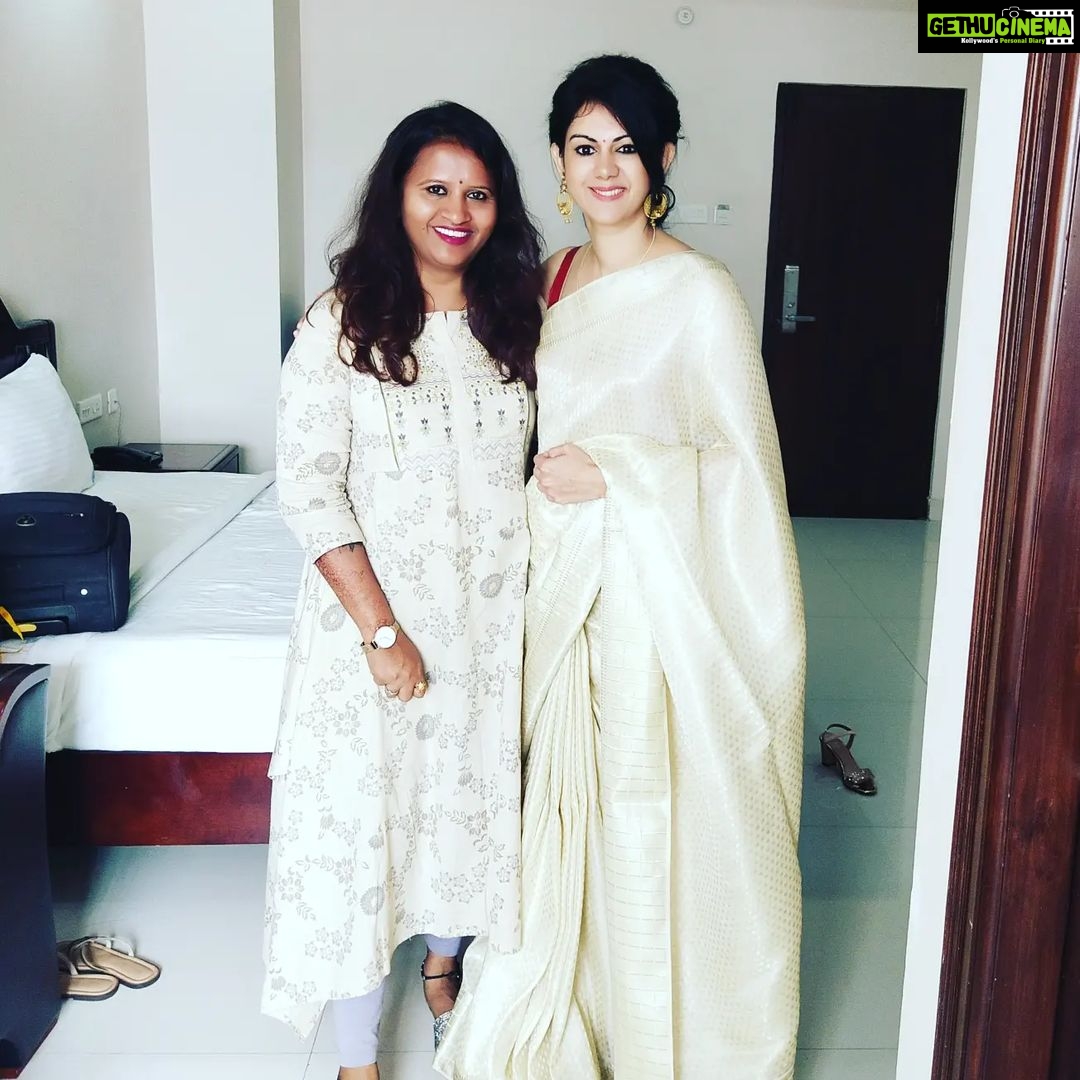 Kamna Jethmalani Instagram - With βΊοΈπ₯°@kamana10 So sweet of you mam all the best for the next project mam #thelgu #thammil #kannada #hindi #movies #allshots I'm so happy to work with you π₯° TQ so much ππ Madanapalli AP, India