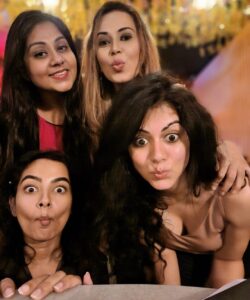 Kamna Jethmalani Instagram - What an amazing time I have had in December 2022… The month was so colourful. Met some very special people ❤️ Hoping to have a better 2023 with my loved ones ❤️ 
Sending you lotsssss of love ! 
Good morning people ! @priyankavivek03 @sangeetha_rajiv  you guys were missed badly ❤️
@kritikaseshadri @priyankabakshi @bhavyavreddy !