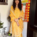 Kamna Jethmalani Instagram - Wishing my Instagram family a very happy Dhanteras 🌸 Stay blessed. Lots of love 💗 Outfit- @theloom.in