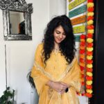 Kamna Jethmalani Instagram - Wishing my Instagram family a very happy Dhanteras 🌸 Stay blessed. Lots of love 💗 Outfit- @theloom.in