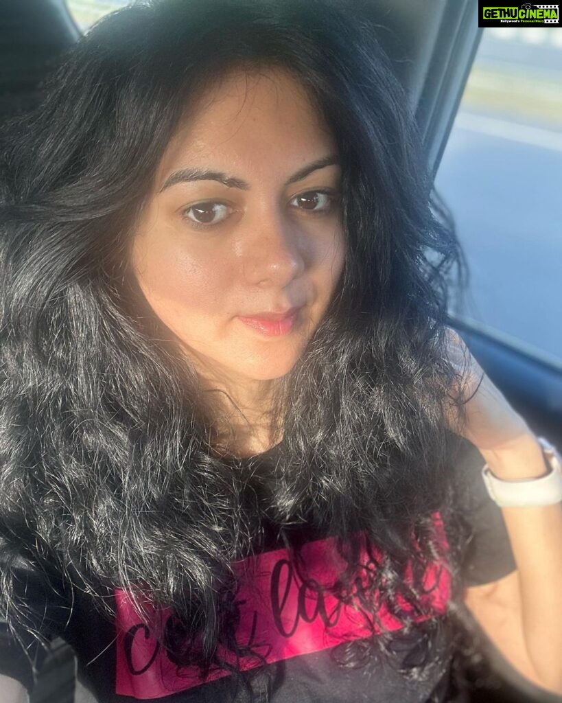 Kamna Jethmalani Instagram - Good morning…. Just me …. Sun kissed ….. No makeup…. No filter …. Happy weekend guys 🌸