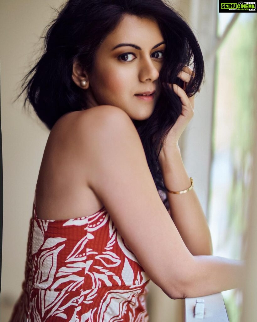 Kamna Jethmalani Instagram - In frame Actress : @kamana10 MUA : @roshneechawla_makeupandhair Photo : @sandeep.mv @_sunburstt_ Location : @_sunburstt_ #kamnajethmalani #sandeepmv #portraitsbySMV #sunburstt Bangalore, India