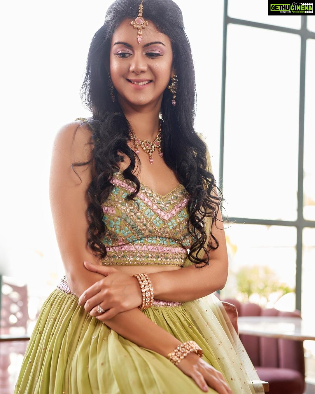 Kamna Jethmalani Instagram - In frame Actress : @kamana10 MUA : @roshneechawla_makeupandhair Photo : @sandeep.mv @_sunburstt_ Location : @ultatawabangalore #kamnajethmalani #sandeepmv #portraitsbySMV #sunburstt Ulta Tawa