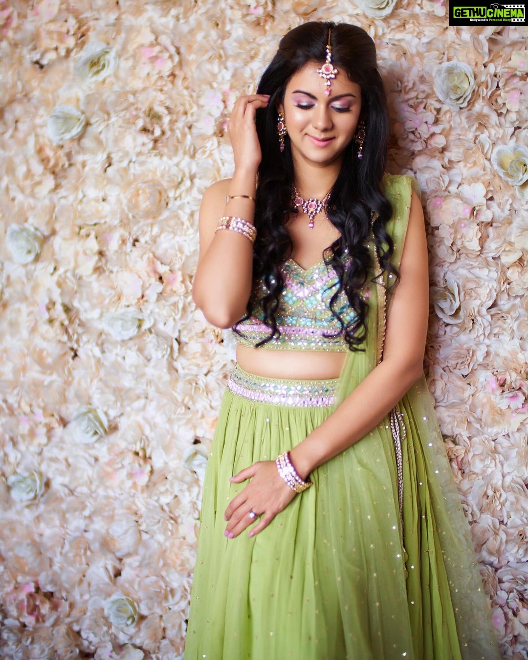 Kamna Jethmalani Instagram - In frame Actress : @kamana10 MUA : @roshneechawla_makeupandhair Photo : @sandeep.mv @_sunburstt_ Location : @ultatawabangalore #kamnajethmalani #sandeepmv #portraitsbySMV #sunburstt Ulta Tawa