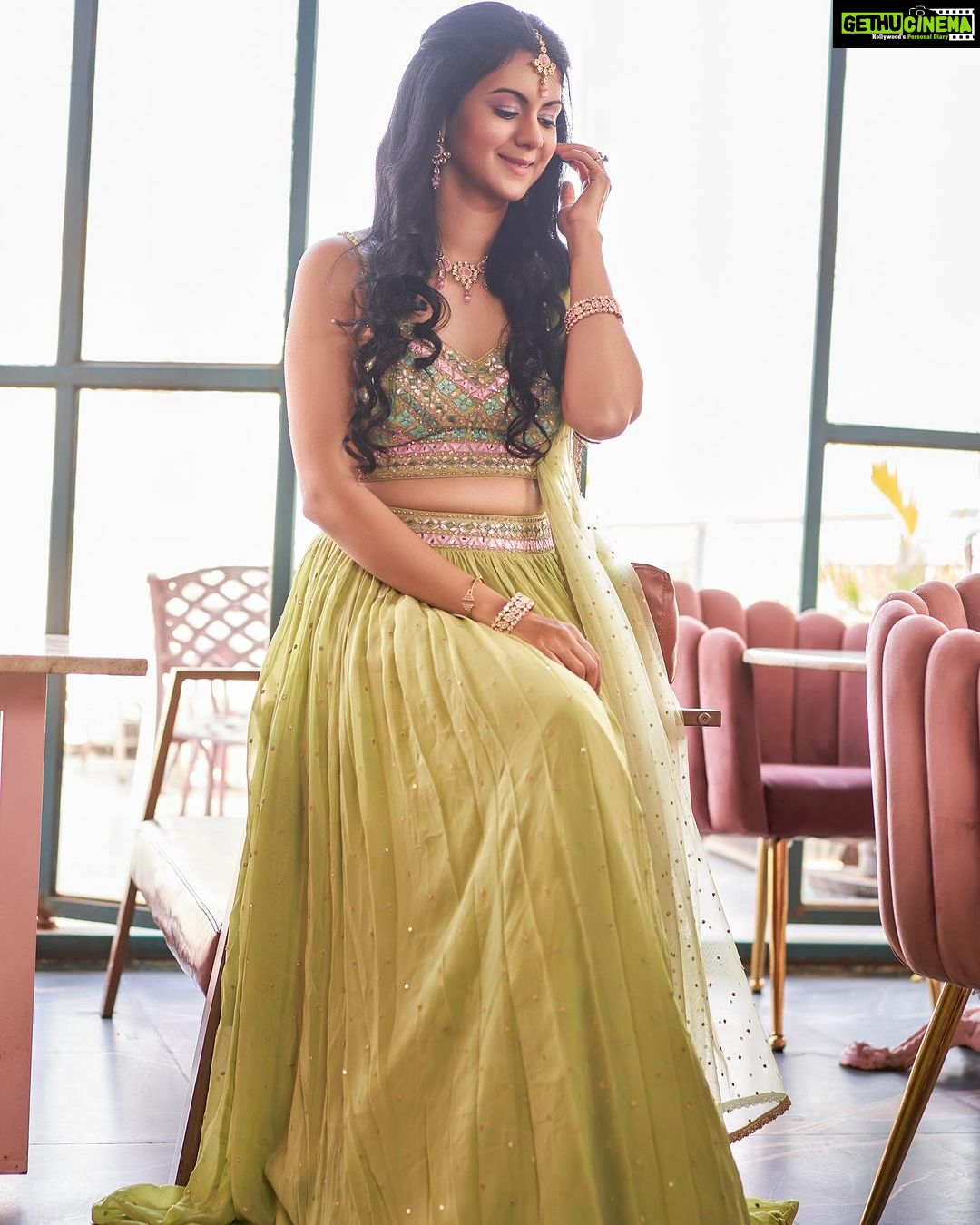 Kamna Jethmalani Instagram - In frame Actress : @kamana10 MUA : @roshneechawla_makeupandhair Photo : @sandeep.mv @_sunburstt_ Location : @ultatawabangalore #kamnajethmalani #sandeepmv #portraitsbySMV #sunburstt Ulta Tawa