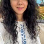 Kamna Jethmalani Instagram - Heyyyyy am back with my #wednesdaywisdom ! Today I am gonna share some incredible benefits of sitting under the sun.. Sitting under the sun can have several benefits, including: 1. Vitamin D: Sun exposure helps your body produce vitamin D, which is essential for bone health and immune system function. 2. Mood enhancement: Sunlight can boost the production of serotonin, a neurotransmitter that contributes to feelings of well-being and can help improve your mood. 3. Skin health: Sunlight can help treat certain skin conditions like psoriasis and eczema. 4. Improved sleep: Exposure to natural light can help regulate your circadian rhythm and improve your sleep patterns. 5. Relaxation: Many people find sitting in the sun to be relaxing and stress-reducing. However, it’s essential to enjoy the sun in moderation and wear sunscreen to protect your skin from harmful UV rays. Excessive sun exposure can lead to sunburn .