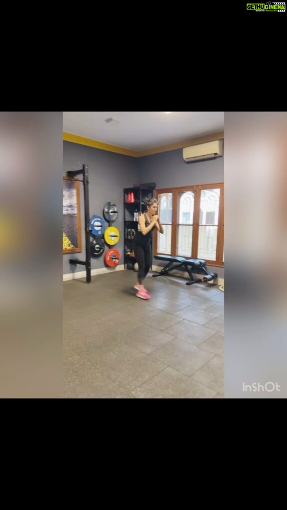 Kamna Jethmalani Instagram - Working out is something I have been consistent since years now. It’s not about losing weight or anything, I just feel confident, I feel good. Working out is like become a ME TIME 🌸 Thank you @sunayanagottumukkala and @oneroadtofitness for pushing me constantly! If I can … Trust me you can..