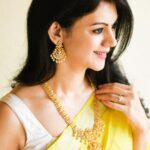 Kamna Jethmalani Instagram - I have always had a thing for temple jewellery and when I received this beautiful temple set by @jewelerybysusmitha I was super excited to wear it and flaunt it. Just loved the set. Thank you @jewelerybysusmitha for giving me this beautiful set🌸🌸 Saree - @nallisilksarees Jewellery- @jewelerybysusmitha