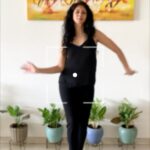Kamna Jethmalani Instagram - How’s your Sunday going ??? #reelsinstagram #dance #dancereels #bollywood #bollywoodsongs #bombay #bombaydiaries #kamnajethmalani #south #black !!