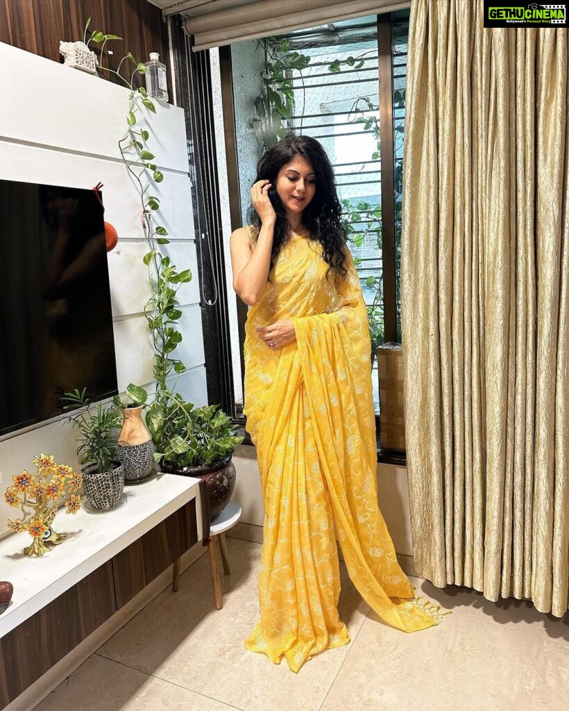 Kamna Jethmalani Instagram - I just love wearing sarees . And yellow is one of my favourite colour. Thank you @kayjodesigns.online for this pretty saree ! It’s so light weight yet so pretty ❤️ #saree #bombay #me #kamnajethmalani #yellow #indian !!!