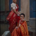 Kamya Punjabi Instagram - When u have such talented co actors photos toh banti hai 😍 With my beautiful Mummun Didun aur Mummun ki jodi 🫶 Pic credit @abhishekrawat_actor