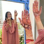 Kamya Punjabi Instagram - Happy Karwa Chauth all you beautiful ladies ❤️ Dont forget lots of gifts n pampering from ur husband 😉 #happykarwachauth #kamyapunjabi Outfit @chidiyaaonline