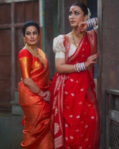 Kamya Punjabi Instagram - When u have such talented co actors photos toh banti hai 😍
With my beautiful Mummun 
Didun aur Mummun ki jodi 🫶 
Pic credit @abhishekrawat_actor