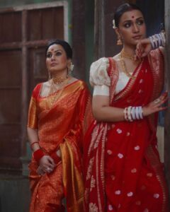 Kamya Punjabi Instagram - When u have such talented co actors photos toh banti hai 😍
With my beautiful Mummun 
Didun aur Mummun ki jodi 🫶 
Pic credit @abhishekrawat_actor