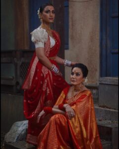 Kamya Punjabi Instagram - When u have such talented co actors photos toh banti hai 😍
With my beautiful Mummun 
Didun aur Mummun ki jodi 🫶 
Pic credit @abhishekrawat_actor
