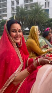 Kamya Punjabi Instagram - Happy Karwachauth ❤️

Saree @rang_gulal
@sajlookbeautiful