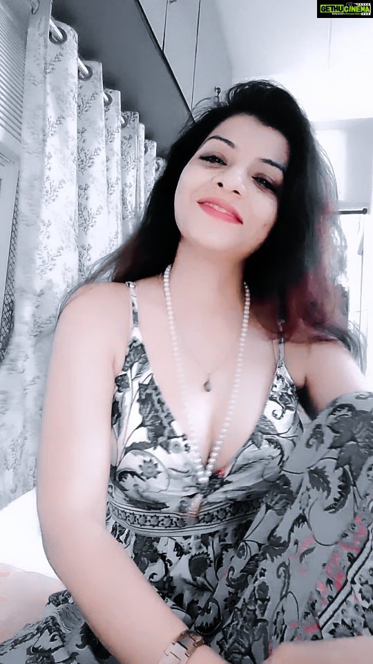 Kanak Yadav Instagram - Mai Ek Awara Ek Banjara #kanakyadavactress #kanakactress #kanakyadav #actresskanakyadav #कनक_यादव #कनकयादव #viral #trending #reels #love #rain #explore #fyp #yadavkanak #love #happy Mumbai, Maharashtra