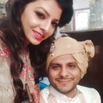 Kanak Yadav Instagram - जन्मदिन की हार्दिक शुभकामनाएं मेरे प्यारे भाई । तू चाहे कितना दूर रहे पर मेरे दिल में हमेशा रहेगा । हम चाहे कितना भी लड़े पर हम एक दूसरे से कितना प्यार करते हैं ये हम जानते हैं । मेरी भगवान से यही प्रार्थना है कि तू हमेशा तरक्की करे । जिंदगी में तुझे वह सारी खुशियां मिले जो तू चाहता है तुझसे बहुत प्यार करती हूं और हमेशा करती रहूंगी ! HAPPY BIRTHDAY TO MY HANDSOME HERO BROTHER @rishi_yadav_irs #kanakactress #yadavkanak #actresskanakyadav #birthday #kanakyadav #कनक_यादव #कनकयादव #viral #trending #explore #tbt #fyp Mumbai, Maharashtra