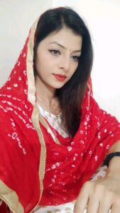 Kanak Yadav Instagram - Dil Jhoom Jaye .. Simple Si Look Hai!💗💗💗💗💗💗💗 #kanakactress #kanakyadav #pyaar #loveyou #trendingnow #photography #photoshoot #love #reels #trending #viral