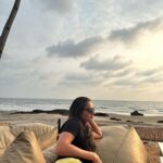 Kanchi Kaul Instagram - #weekendvibes #sunset #ashvembeach