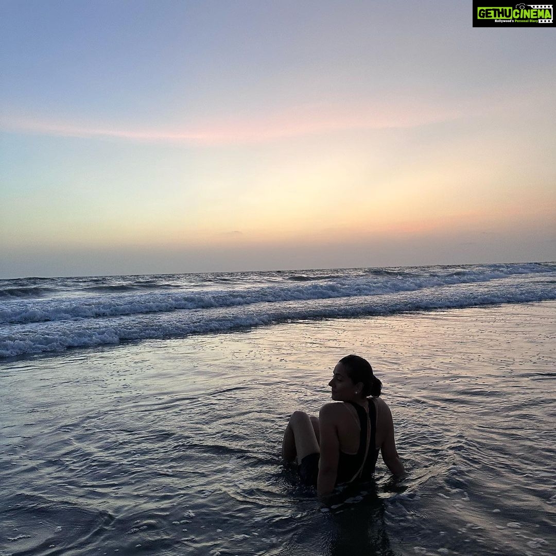Kanchi Kaul Instagram - शांति #seastheday #itsbetteringoa 🌊