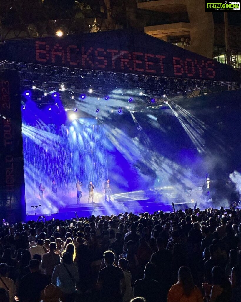Kanchi Kaul Instagram - Relived that teen boy band buzz and how !!! Loud voices. Biggest smiles and lotsa love ( बहुत मज्जा आया )😜🤪🥰 …. #backstreetboys #concert #mygirls #whynot @arpitakhansharma @geneliad