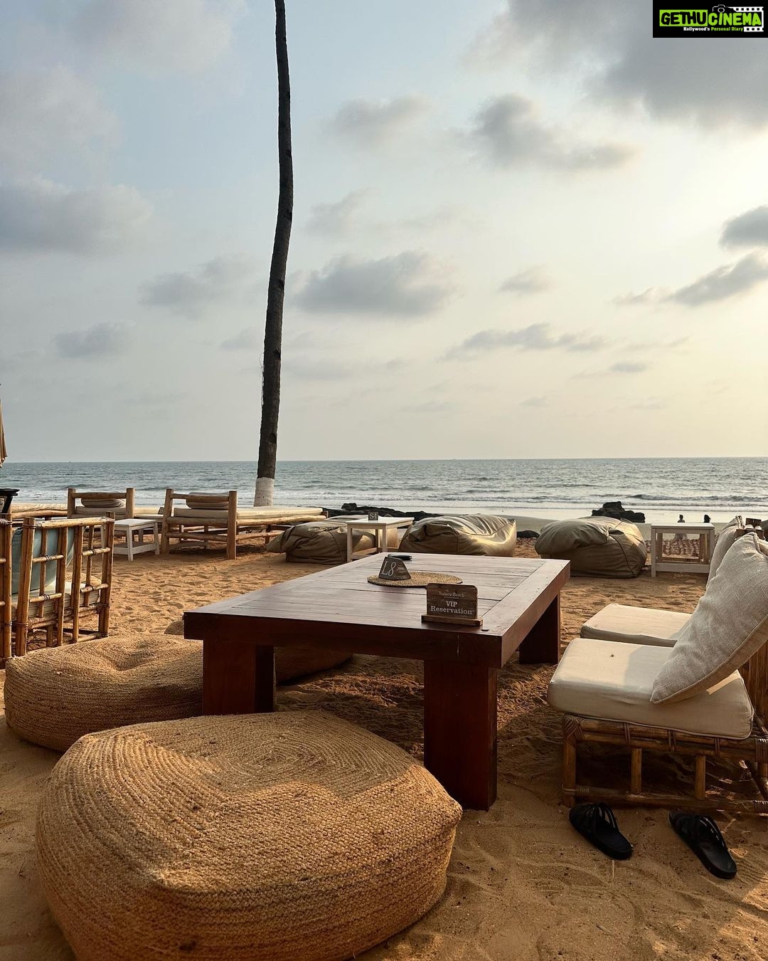 Kanchi Kaul Instagram - #weekendvibes #sunset #ashvembeach