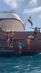Kanchi Kaul Instagram - You feel most alive when your heart skips a few beats 😎😜❤️‍🔥 #adrenaline #intotheblue #fun #reels #reelsinstagram #nonstop #thrills #theadventuresofai 💖🧿 @shabirahluwalia @azaiahluwalia @ivarrahluwalia